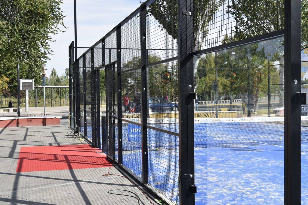¿Cual es el precio de montar una pista de padel ?